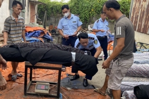 Lực lượng Quản lý thị trường TP. Hồ Chí Minh phát hiện, tạm giữ hơn 5 tấn vải thun nhập lậu