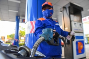 Giá xăng chuẩn bị giảm mạnh, trong 2 ngày tới