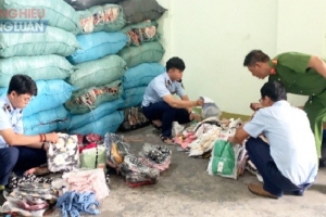 Tạm giữ lô hàng vận chuyển trái phép trị giá gần 01 tỷ đồng