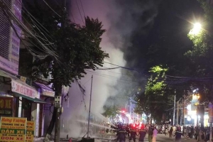Cháy lớn trên đường Quang Trung, trung tâm thành phố