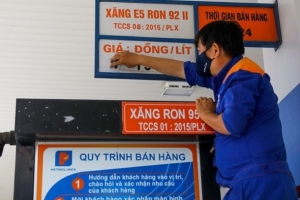 Giá xăng dầu hôm nay 21/07: Thế giới đứng yên, xăng trong nước giảm mạnh?