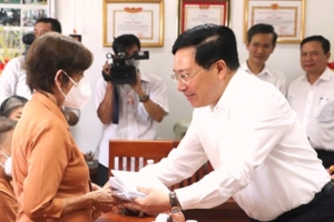 Phó Thủ tướng Thường trực Chính phủ Phạm Bình Minh tri ân người có công với cách mạng tại TP. Đà Nẵng