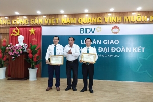 Cà Mau bàn giao 230 căn nhà đại đoàn kết
