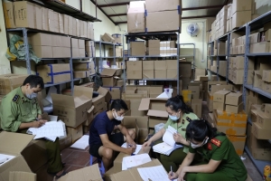 Hoạt động buôn lậu, gian lận thương mại và hàng giả diễn ra khá thường xuyên, công khai và phức tạp