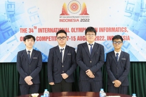 Bốn học sinh Việt Nam dự Olympic Tin học quốc tế đều giành huy chương