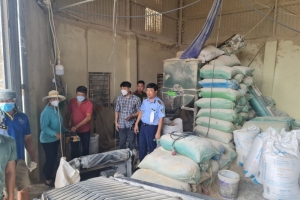 Phát hiện hàng chục tấn cám mỳ hiệu WHEAT POLLARD trộn bột đá tại Hải Dương