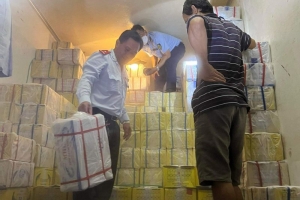 Bạc Liêu phát hiện khoảng 3,5 tấn tôm sú ướp lạnh có chứa tạp chất
