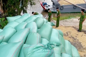 An Giang: Bắt giữ 70 tấn lúa nhập lậu từ Campuchia về Việt Nam