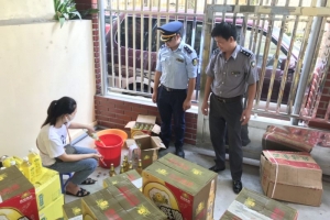 Tiêu hủy gần 5.000 sản phẩm thực phẩm nhập lậu từ Trung Quốc
