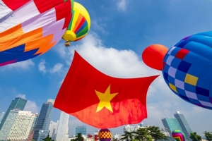TP. Hồ Chí Minh: Khinh khí cầu kéo đại kỳ 1.800m2 mừng ngày Quốc khánh 2/9