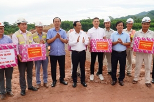 Đến ngày 30/10/2022 thông xe toàn tuyến cao tốc Cam Lộ- La Sơn