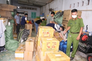 Sóc Trăng: Thu giữ số lượng lớn thành phẩm sản xuất thuốc nuôi trồng thủy sản không rõ nguồn gốc