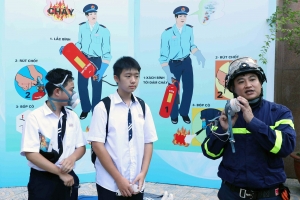 Khai mạc triển lãm “Hành trang đương đầu giặc lửa”