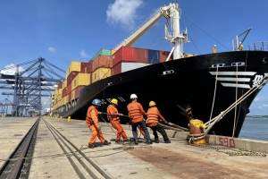 Hãng tàu MAERSK Line chính thức mở tuyến cố định tới Cảng Cái Lân