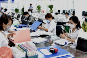 Giải bài toán thiếu hụt nhân lực trong lĩnh vực y tế và giáo dục