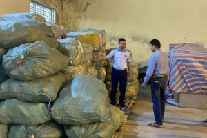 Cục Quản lý thị trường tỉnh Bắc Ninh tạm giữ 8.000 đôi giầy thể thao có dấu hiệu giả mạo nhãn hiệu