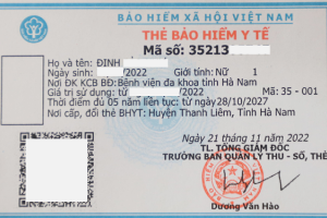 Bé gái đầu tiên trên cả nước được cấp thẻ bảo hiểm y tế, giấy khai sinh qua Dịch vụ công liên thông