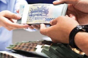 Yêu cầu thanh toán đầy đủ tiền lương, tiền thưởng cuối năm cho người lao động