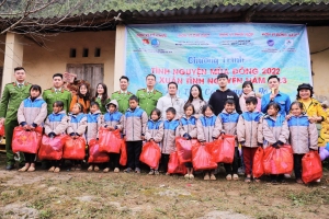 Chuyến thiện nguyện “Ấm Tình Cao Nguyên Đá”