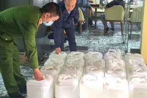 Hà Nội tạm giữ 510 lít rượu thủ công, không rõ nguồn gốc