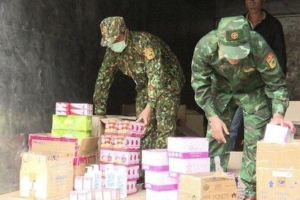 Bắt giữ lô hàng mỹ phẩm không rõ nguồn gốc trên địa bàn biên giới
