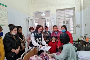 Thăm hỏi, động viên gia đình bị hoả hoạn tại phường Pom Hán