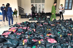 Quảng Bình tạm giữ 2.094 chai rượu ngoại lậu   
