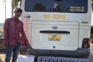 Bắt giữ đối tượng vận chuyển 1.750 bao thuốc lá nhập lậu vận chuyển bằng xe khách
