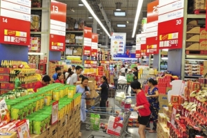 Nhộn nhịp dịp mua sắm cận Tết, nhiều doanh nghiệp “tung chiêu” giảm giá sâu