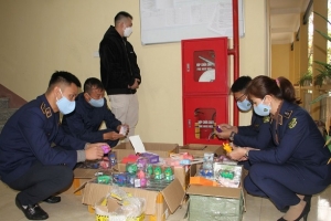Thu giữ hàng trăm sản phẩm thuốc lá điện tử nhập lậu tại Thái Nguyên