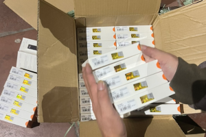 Hà Nội thu giữ lô hàng thuốc lá điện tử không nguồn gốc