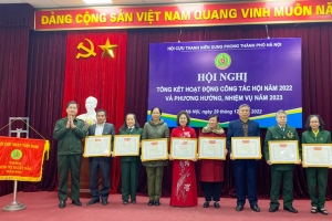 Khen thưởng 77 tập thể, cá nhân cựu thanh niên xung phong Thủ đô