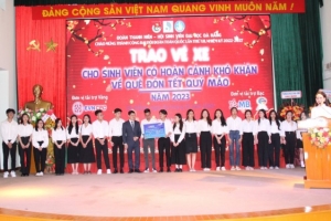 Hội Sinh viên Đại học Đà Nẵng tặng 200 vé tàu, xe cho sinh viên hoàn cảnh khó khăn