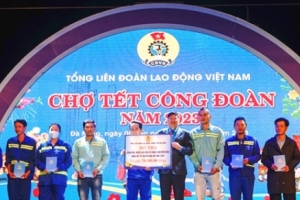 Phiên chợ Tết đặc biệt dành riêng của công nhân, người lao động
