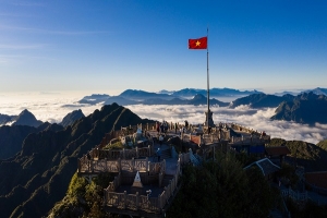 Tân niên trên đỉnh Fansipan, tưng bừng đón Lễ hội Khèn hoa