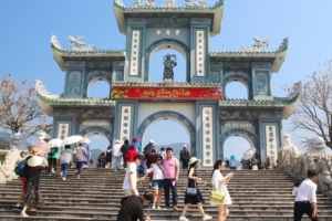 Tết Nguyên tiêu người dân nhộn nhịp đi chùa cầu an