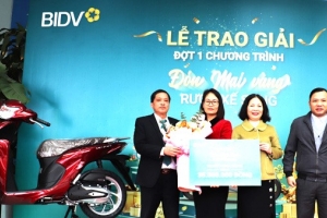 BIDV Lạng Sơn trao giải thưởng “Đón mai vàng – rước xế sang” cho khách hàng