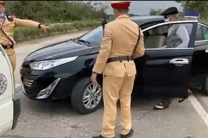 Xử lý hình sự đối tượng lao xe vào cảnh sát giao thông tại Vĩnh Phúc