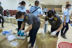 Hợp tác quốc tế trong lĩnh vực chống buôn lậu, vận chuyển trái phép hàng hóa qua biên giới