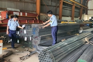 Xử phạt một đơn vị do kinh doanh thép không có nhãn hàng hóa