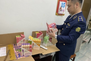 Thu giữ hơn 1.000 sản phẩm và tinh dầu thuốc lá điện tử nhập lậu