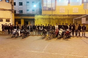 Hơn 100 thanh thiếu niên bị triệu tập liên quan đến việc gây náo loạn
