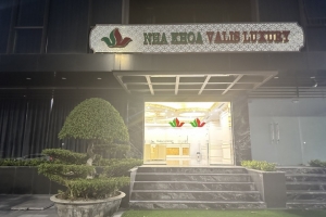 Kiểm tra đột xuất nha khoa Valis Luxury yêu cầu dừng hoạt động cơ sở này