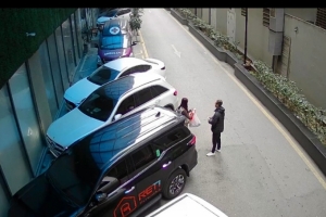 Quận Thanh Xuân - Hà Nội: Hành lang PCCC biến thành bãi trông xe, lãnh đạo phường bảo “không phải chuyện lớn”