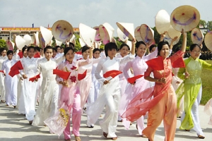 Phụ nữ Việt Nam ngày càng chủ động, sáng tạo, phát triển bản thân, đóng góp xứng đáng vào công cuộc xây dựng đất nước