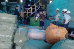 Quản lý thị trường TP. Cần Thơ hủy hơn 8.000 đơn vị sản phẩm là tang vật vi phạm