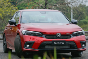 Honda Civic RS giảm giá tới 100 triệu đồng