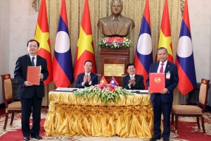 Việt Nam tặng Lào món quà mang ý nghĩa lớn