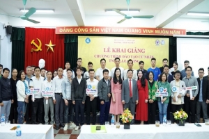 Lễ khai giảng chương trình cử nhân TNU - E.Learning tại Hà Nội