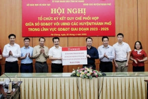 Agribank Hà Giang trao 5 tỷ đồng xây dựng công trình nhà lưu trú cho học sinh